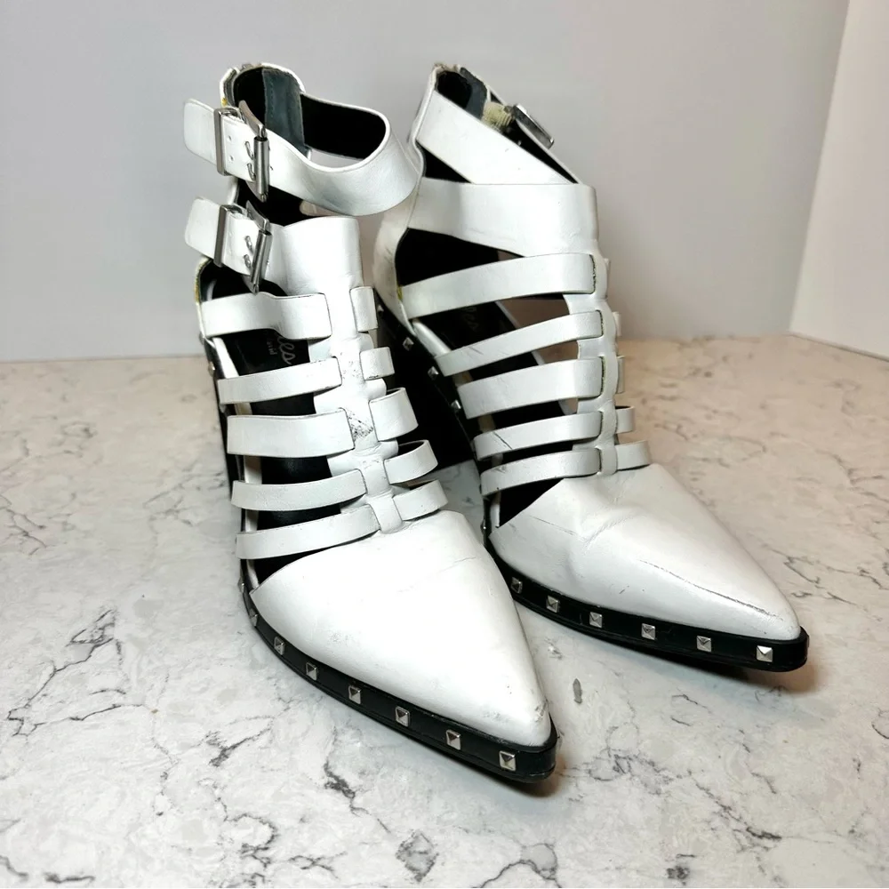 Charles David Women's 7.5 White Strappy Leather Cage Western Booties Straps